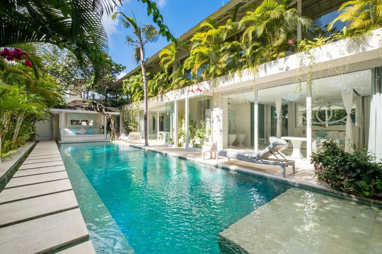 Villa Puro Blanco Kuta