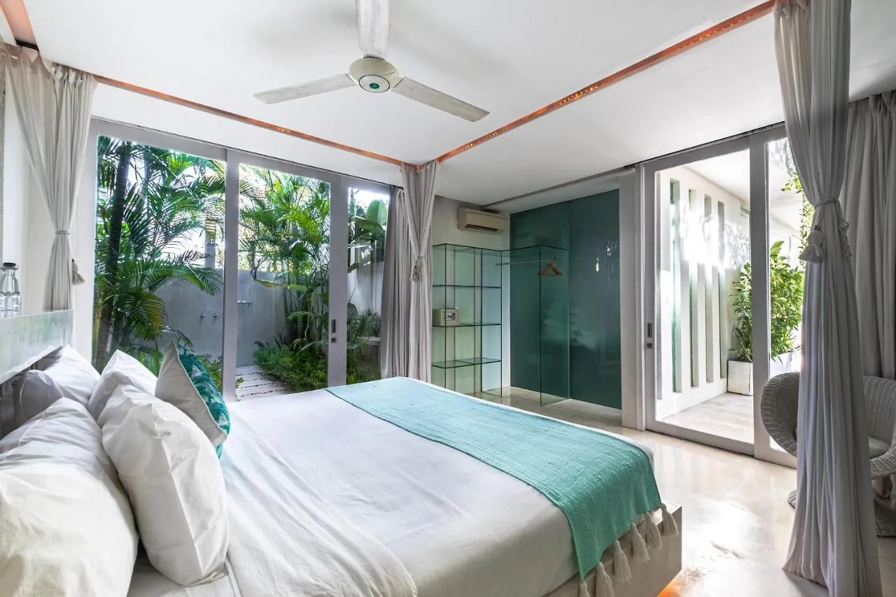 Villa Puro Blanco Kuta