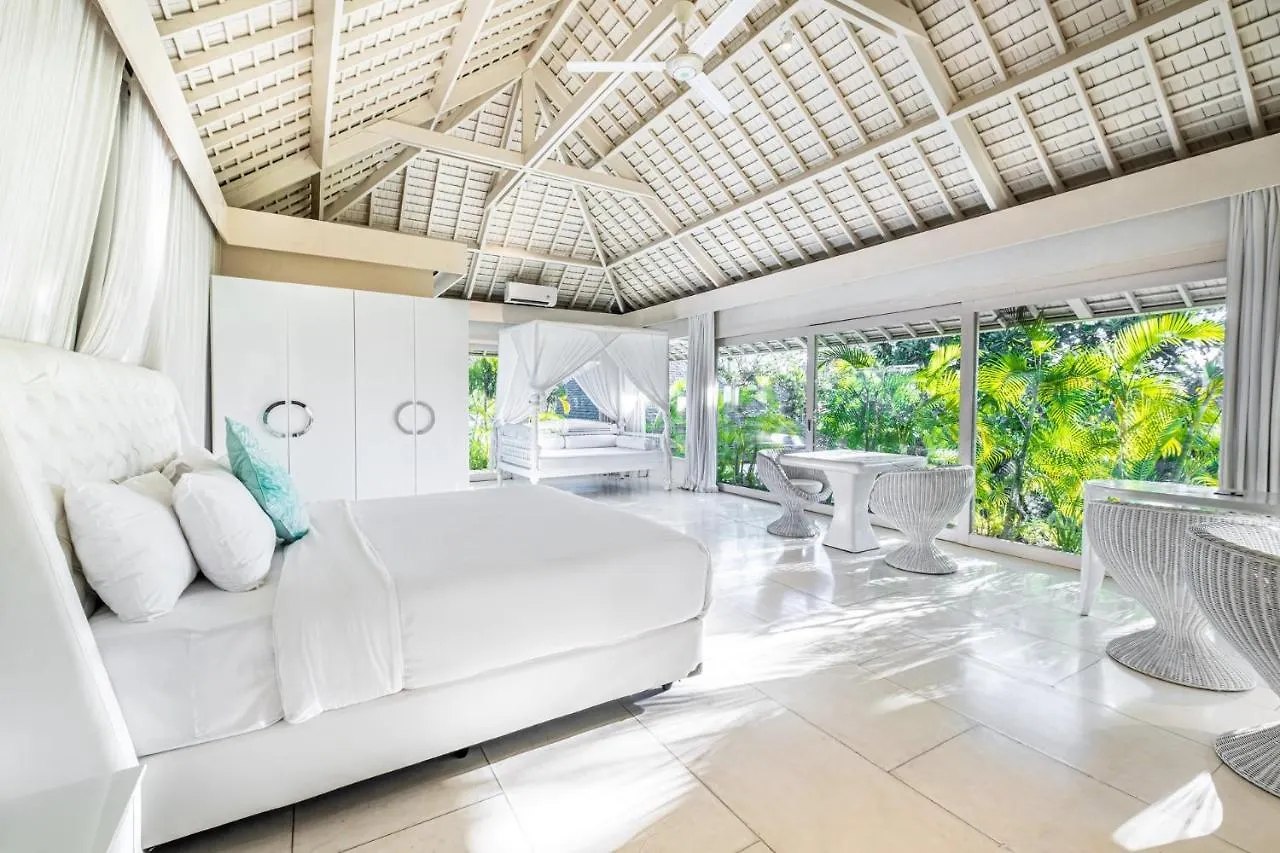 Villa Puro Blanco Kuta