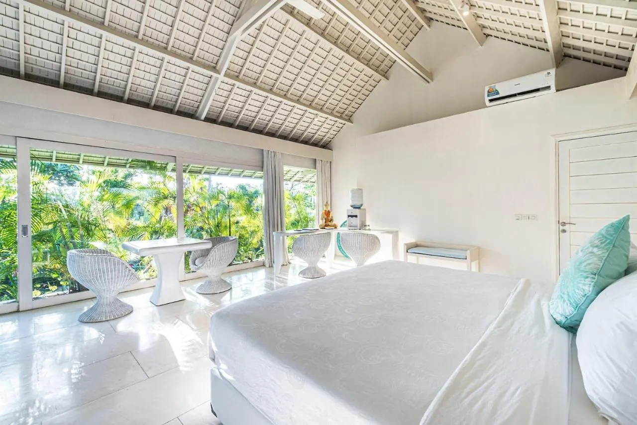 Villa Puro Blanco Kuta